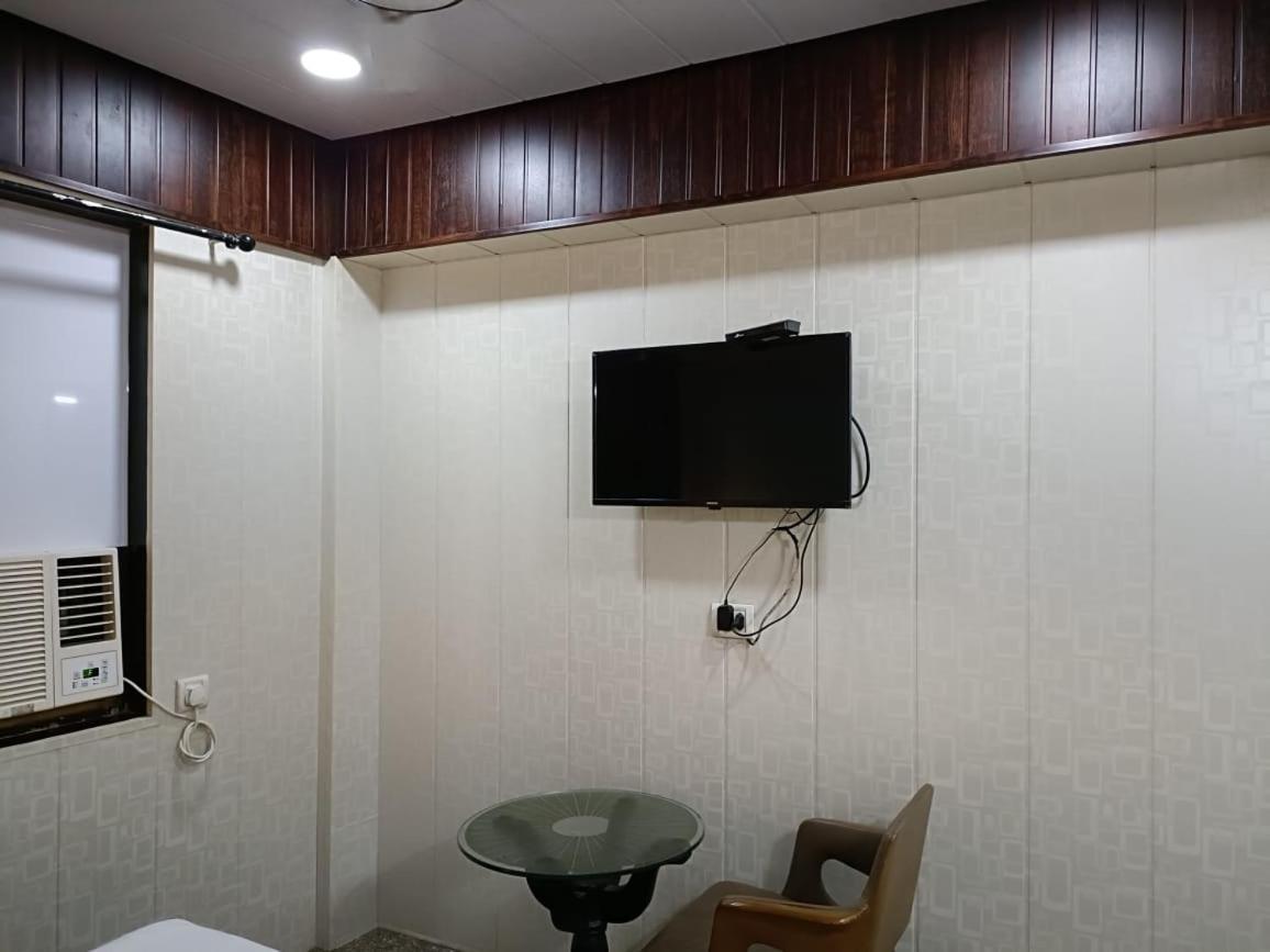 Hotel Jk Regency, Mumbai International 外观 照片